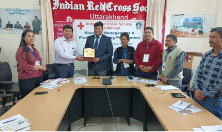 फर्स्ट एड की जानकारी हर किसी को होगी तो कई लोगों का जीवन बचाया जा सकता है: नेगी फर्स्ट एड की जानकारी हर किसी को होगी तो कई लोगों का जीवन बचाया जा सकता है: नेगी