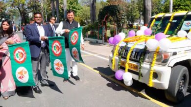 मुख्यमंत्री ने महिलाओं की सुरक्षा के लिए रेस्क्यू मोबाइल वैन को हरी झण्डी दिखाकर किया रवाना