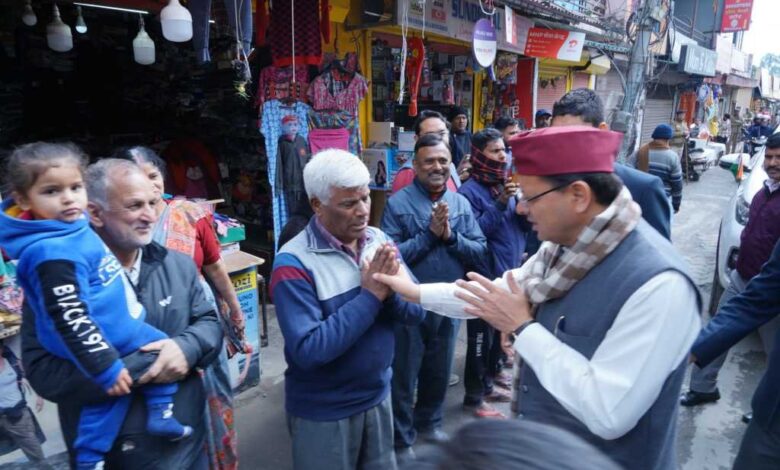 मुख्यमंत्री धामी ने विभिन्न योजनाओं के लाभार्थियों से की मुलाकात मुख्यमंत्री धामी ने विभिन्न योजनाओं के लाभार्थियों से की मुलाकात