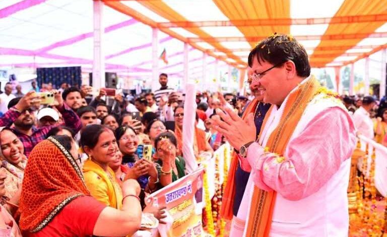 मुख्यमंत्री ने जसपुर में की 18 हजार करोड़ की ग्राउंडिंग मुख्यमंत्री ने जसपुर में की 18 हजार करोड़ की ग्राउंडिंग