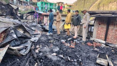 Uttarakhand: नैटवाड़ कस्बे में देर रात गैस सिलिंडर में आग लगने से चार घर जलकर हो गये खाक
