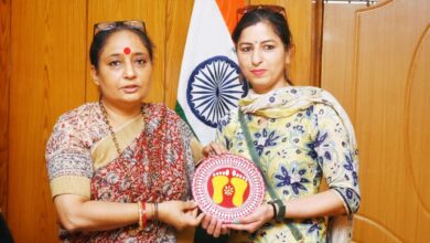 विधानसभा अध्यक्ष ने की ऐपण कलाकृतियों की सराहना