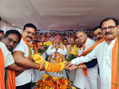 मोदी राज में विश्व में फहरा रही है सनातन धर्म की पताका: महाराज मोदी राज में विश्व में फहरा रही है सनातन धर्म की पताका: महाराज