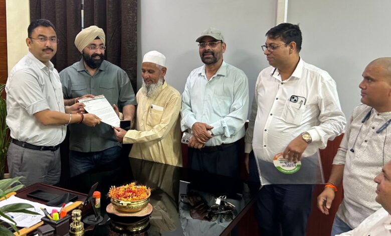 बिजली दरों में वृद्धि के खिलाफ कांग्रेस ने भेजा राज्यपाल को ज्ञापन