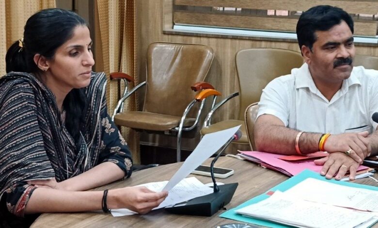 घर-घर सर्वे कराते हुए वोटर लिस्ट की कमियां देखने के निर्देश घर-घर सर्वे कराते हुए वोटर लिस्ट की कमियां देखने के निर्देश