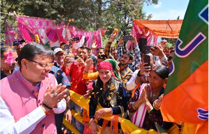 मुख्यमंत्री धामी ने भाजपा प्रत्याशी के पक्ष में किया प्रचार