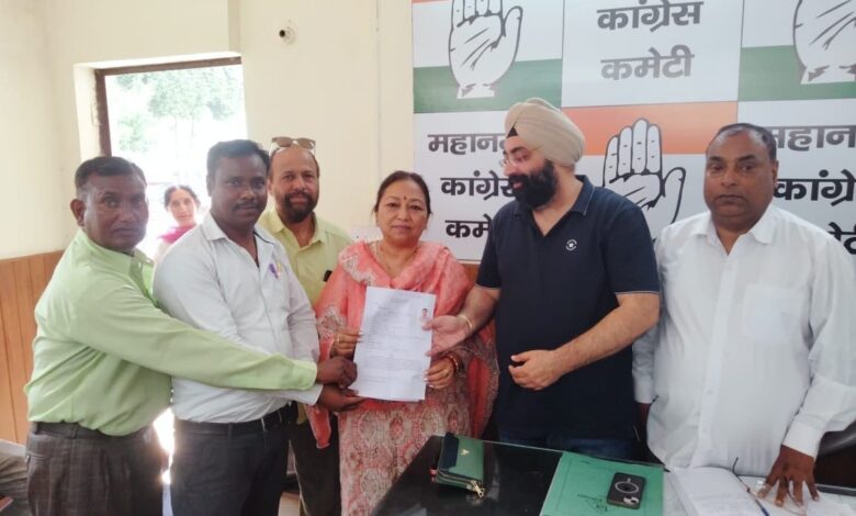 निगम चुनाव के लिये कांग्रेस पार्टी के पक्ष में माहौल : डॉ. जसविंदर सिंह निगम चुनाव के लिये कांग्रेस पार्टी के पक्ष में माहौल : डॉ. जसविंदर सिंह