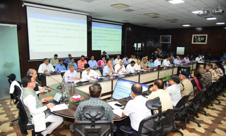 सीएम ने दिए निर्देश : वनाग्नि पर रोक के लिए सचिवों को दी जाएगी जिम्मेदारी सीएम ने दिए निर्देश : वनाग्नि पर रोक के लिए सचिवों को दी जाएगी जिम्मेदारी