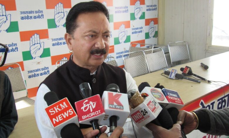 कपाट खुलने के पहले ही दिन केदारनाथ क्यों पहुंचे सीएम : करन माहरा कपाट खुलने के पहले ही दिन केदारनाथ क्यों पहुंचे सीएम : करन माहरा