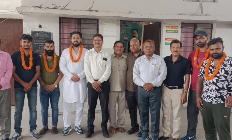युवाओं ने ग्रहण की कांग्रेस पार्टी की सदस्यता
