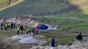 केदारनाथ में हेलिकॉप्टर की इमरजेंसी लैंडिंग