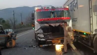 ट्रक-सूमो की आमने-सामने टक्कर, 10 घायल