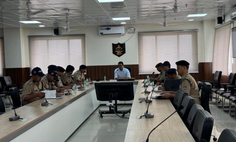 सड़क सुरक्षा के सम्बन्ध में समीक्षा बैठक आयोजित सड़क सुरक्षा के सम्बन्ध में समीक्षा बैठक आयोजित