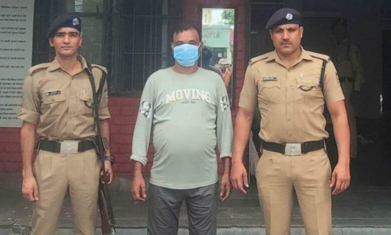 मादक पदार्थो की तस्करी के मामले में वांछित हिस्ट्रीशीटर गिरफ्तार मादक पदार्थो की तस्करी के मामले में वांछित हिस्ट्रीशीटर गिरफ्तार