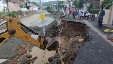 भारी बारिश के कारण नदी—नालोें में आया उफान, जनजीवन प्रभावित