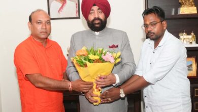 राज्य सफाई कर्मचारी आयोग के सदस्य ने की राज्यपाल से मुलाकात