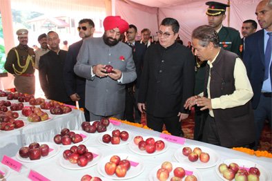 राज्यपाल की मौजदूगी में  ‘वाइब्रेंट विलेज परिचर्चा सम्मेलन‘ आयोजित