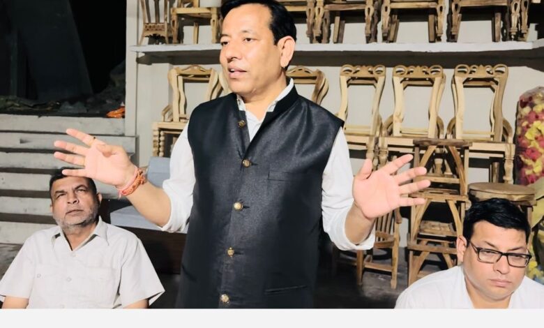 पूर्व मेयर ने कभी भी समस्याओं को गंभीरता से नहीं लिया : जोशी पूर्व मेयर ने कभी भी समस्याओं को गंभीरता से नहीं लिया : जोशी
