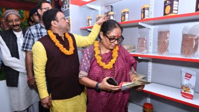 लोकल उत्पादों के आउटलेट का शुभारंभ