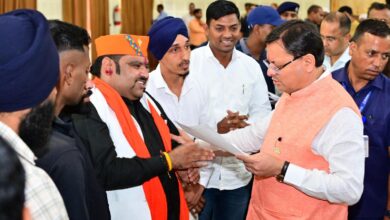 मुख्यमंत्री ने जनता मिलन कार्यक्रम में किया प्रतिभाग, सुनी जनसमस्याएँ