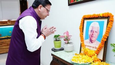 सीएम धामी ने पूर्व सीएम एनडी तिवारी को दी श्रद्धांजलि