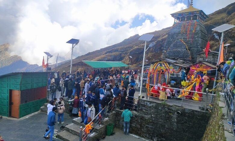 तृतीय केदार श्री तुंगनाथ मंदिर के कपाट शीतकाल के लिए बंद तृतीय केदार श्री तुंगनाथ मंदिर के कपाट शीतकाल के लिए बंद