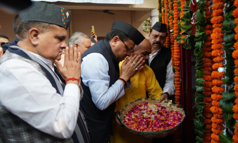 सीएम ने राज्य आंदोलन के शहीदों को दी श्रद्धांजलि सीएम ने राज्य आंदोलन के शहीदों को दी श्रद्धांजलि