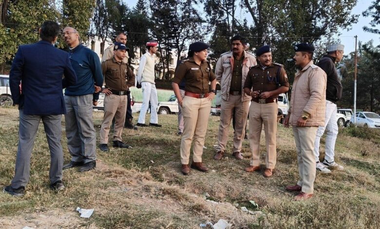 जिलाधिकारी बोले : पूर्ण नियंत्रण में जनपद की स्थिति जिलाधिकारी बोले : पूर्ण नियंत्रण में जनपद की स्थिति