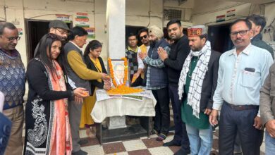 कांग्रेस कार्यकर्ताओं ने किया संविधान की प्रस्तावना का पाठ