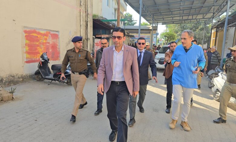 बिना अनुमति के अवकाश पर रहने पर चिकित्सालय के सीएमएस को प्रतिकूल प्रविष्टि बिना अनुमति के अवकाश पर रहने पर चिकित्सालय के सीएमएस को प्रतिकूल प्रविष्टि