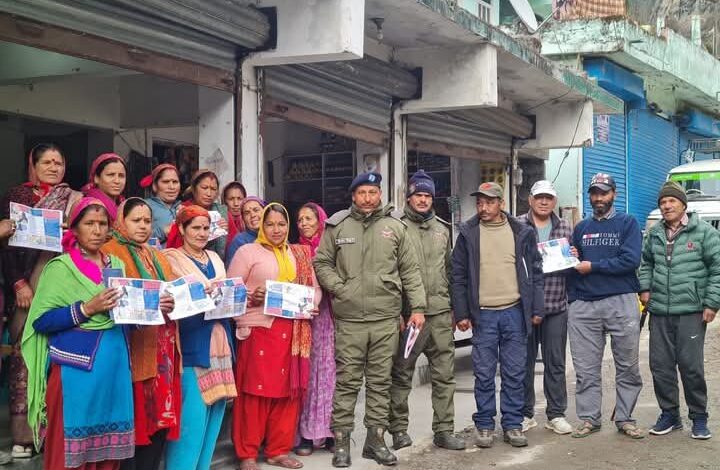 चमोली पुलिस का जनजागरुकता अभियान चमोली पुलिस का जनजागरुकता अभियान