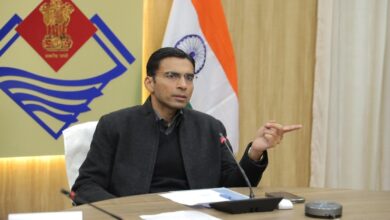डीएम ने फिर चलाया प्रशासन का हंटर