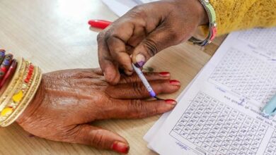 23 जनवरी को मतदान: जिलों में पहुंचे बैलेट पेपर, निर्वाचन आयुक्त ने जानीं तैयारियां