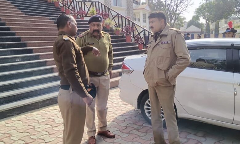 जब एक अभिभावक की भूमिका में दिखे एसएसपी दून जब एक अभिभावक की भूमिका में दिखे एसएसपी दून