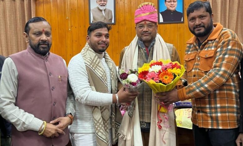राष्ट्रीय वाल्मिकी क्रांतिकारी मोर्चा ने किया महापौर का स्वागत राष्ट्रीय वाल्मिकी क्रांतिकारी मोर्चा ने किया महापौर का स्वागत
