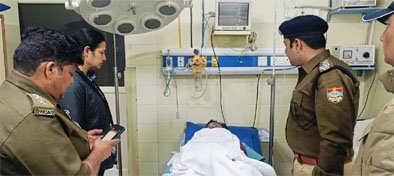 मुठभेड़ में घायल बदमाश के पैर व हाथ में लगी गोली मुठभेड़ में घायल बदमाश के पैर व हाथ में लगी गोली