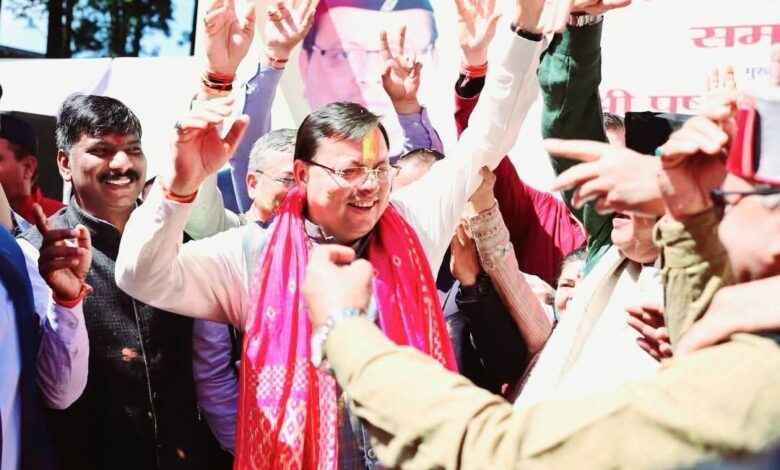 होली के गीतों पर खूब थिरके मुख्यमंत्री होली के गीतों पर खूब थिरके मुख्यमंत्री