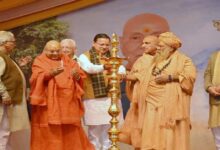 Uttarakhand News: हरिद्वार में संत सम्मेलन में शामिल हुए मुख्यमंत्री पुष्कर सिंह धामी — कहा, संत-महात्मा राष्ट्र और संस्कृति की जीवंत चेतना के प्रतीक…..