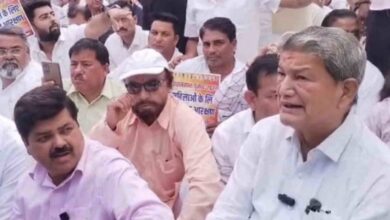 Dehradun: कांग्रेस का धरना प्रदर्शन, राज्य विधानसभा में महिलाओं को 33% आरक्षण लागू किए जाने की उठाई मांग