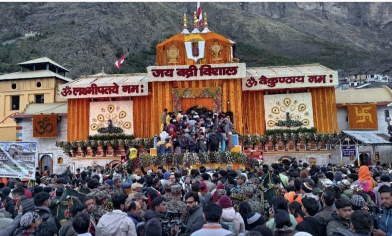 Uttarakhand: बदरीनाथ मंदिर के कपाट खुले, सीएम धामी ने की पूजा; हजारों श्रद्धालु बने पावन क्षण के साक्षी