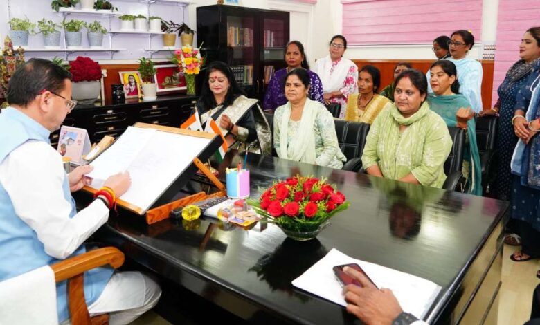 Uttarakhand News: आंगनबाड़ी कर्मियों के मानदेय में बढ़ोतरी पर विचार, सीएम धामी के आश्वासन के बाद हड़ताल स्थगित…..