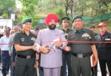 उत्तराखंड के राज्यपाल गुरमीत सिंह ने लैंसडौन में जल संरक्षण प्रयासों की सराहना की, छात्रों से भी मिले