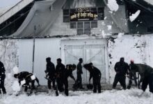 Hemkund Sahib: जवानों ने बर्फ हटाकर बनाया रास्ता, हेमकुंड पहुंची सेना के जवानों की टीम, सबसे पहले पढ़ी अरदास