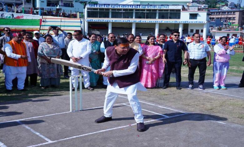 Uttarakhand News: पिथौरागढ़ को मिली नई खेल सौगात, CM धामी ने क्रिकेट स्टेडियम का किया लोकार्पण, मैदान में खेली बल्लेबाजी पारी…..