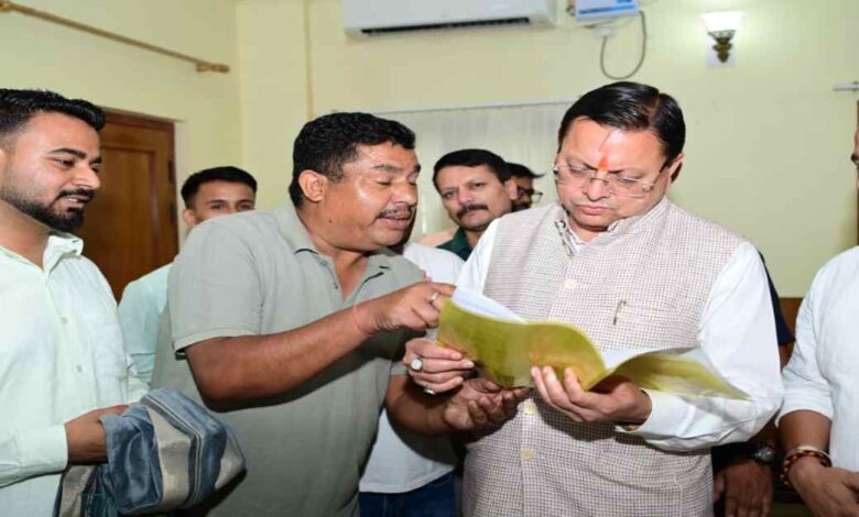 Uttarakhand News: जनता दरबार में एक्शन मोड में दिखे CM धामी, पेयजल से सड़क तक की समस्याओं पर दिए सख्त निर्देश…..