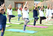 Uttarakhand News: अंतरराष्ट्रीय योग दिवस से पहले सीएम धामी ने किया योगाभ्यास, नियमित योग अपनाने का किया आह्वान….