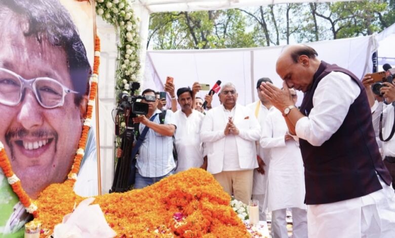 Dehradun: निशानेबाज जसपाल राणा की त्रयोदशी में पहुंचे राजनाथ सिंह और मुख्यमंत्री धामी, दी श्रद्धांजलि