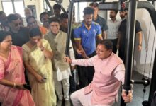 Roorkee: सीएम ने रुड़की को दिया स्पोर्ट्स कॉम्प्लेक्स का तोहफा, की एक्सरसाइज, बैडमिंटन पर भी आजमाया हाथ