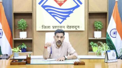 Dehradun: डीएम के निर्देश, विदेश में नौकरी के नाम पर युवाओं से ठगी करने वालों पर गैंगस्टर लगाने की तैयारी