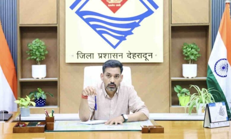 Dehradun: डीएम के निर्देश, विदेश में नौकरी के नाम पर युवाओं से ठगी करने वालों पर गैंगस्टर लगाने की तैयारी